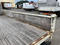 三菱ふそうキャンター平ボディ小型（2t・3t）[写真11]