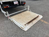 三菱ふそうキャンター平ボディ小型（2t・3t）[写真17]