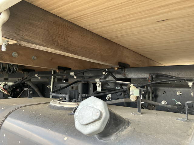 三菱ふそうキャンター平ボディ小型（2t・3t）[写真18]