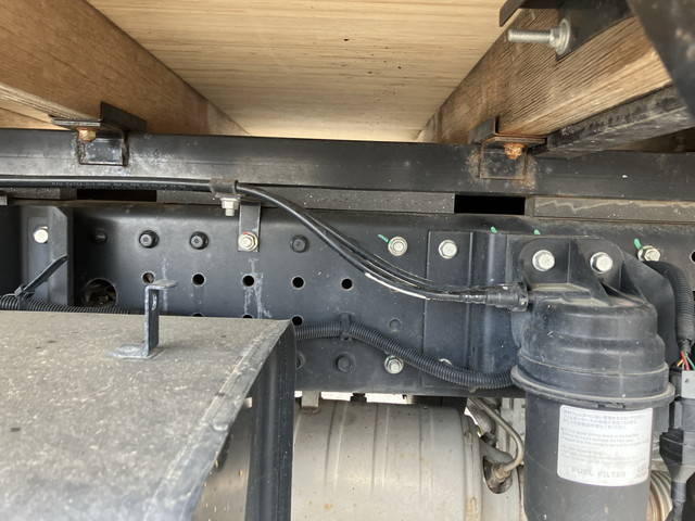 三菱ふそうキャンター平ボディ小型（2t・3t）[写真21]