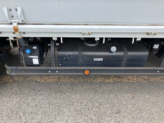 三菱ふそうキャンター平ボディ小型（2t・3t）[写真22]