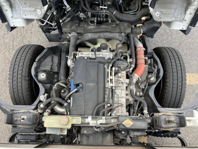 三菱ふそうキャンター平ボディ小型（2t・3t）[写真24]