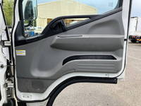 三菱ふそうキャンター平ボディ小型（2t・3t）[写真28]