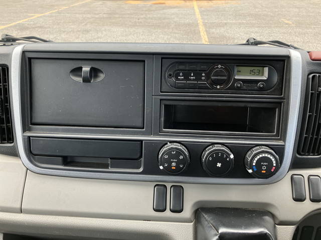 三菱ふそうキャンター平ボディ小型（2t・3t）[写真37]