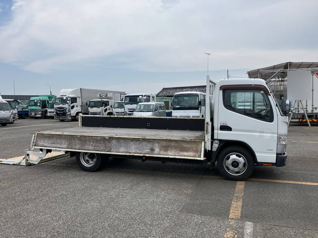 三菱ふそうキャンター平ボディ小型（2t・3t）[写真05]