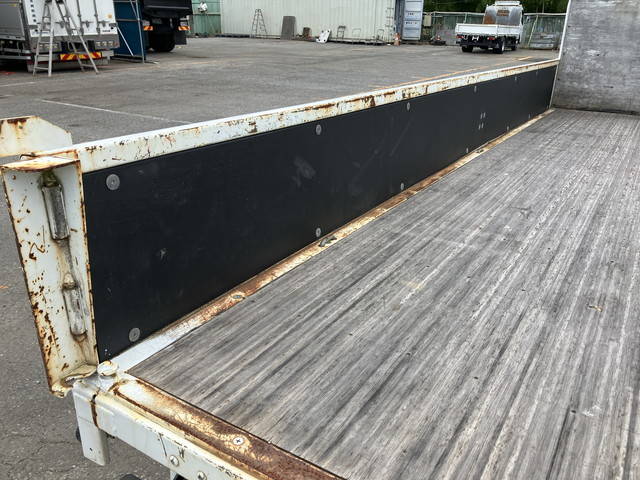 三菱ふそうキャンター平ボディ小型（2t・3t）[写真09]