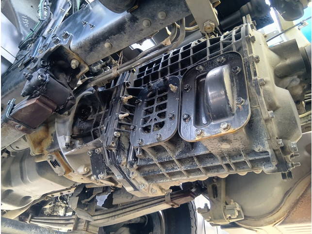 いすゞギガミキサー車（コンクリートミキサー）大型（10t）[写真11]