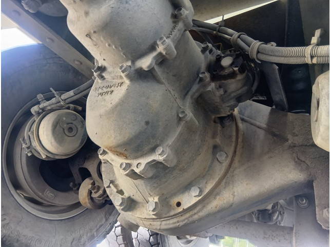 いすゞギガミキサー車（コンクリートミキサー）大型（10t）[写真12]