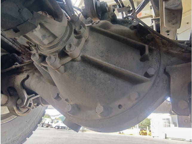 いすゞギガミキサー車（コンクリートミキサー）大型（10t）[写真14]