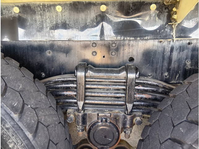 いすゞギガミキサー車（コンクリートミキサー）大型（10t）[写真16]