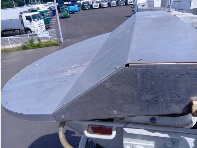 いすゞギガミキサー車（コンクリートミキサー）大型（10t）[写真21]