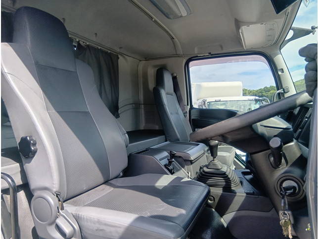 いすゞギガミキサー車（コンクリートミキサー）大型（10t）[写真26]