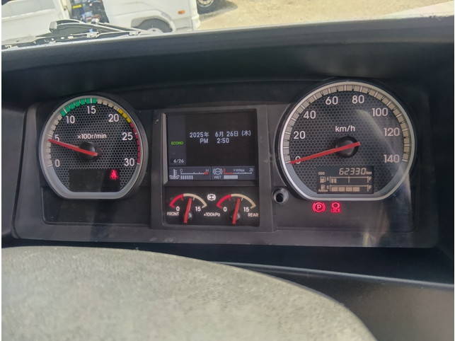 いすゞギガミキサー車（コンクリートミキサー）大型（10t）[写真28]