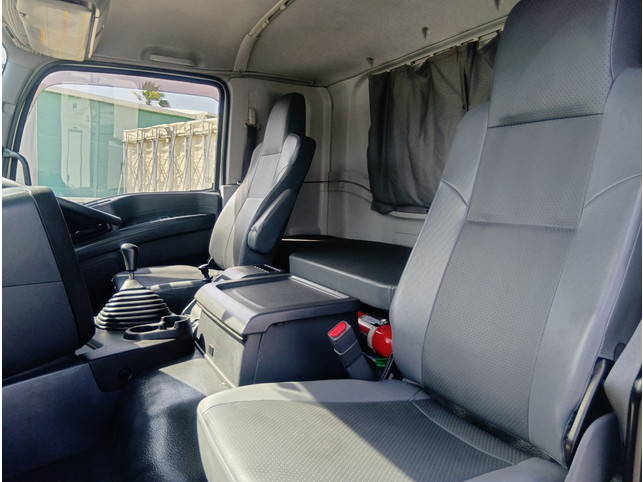 いすゞギガミキサー車（コンクリートミキサー）大型（10t）[写真30]