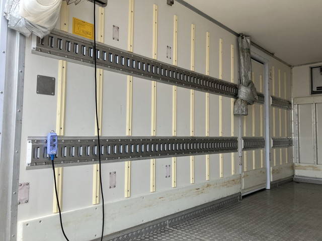 いすゞエルフ冷凍車（冷蔵車）小型（2t・3t）[写真11]