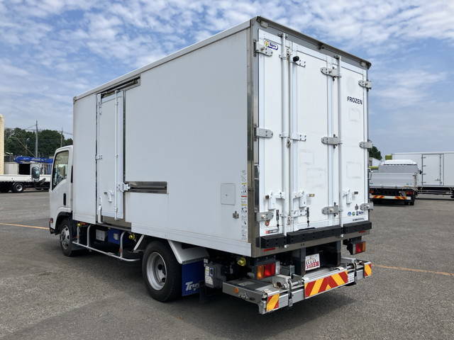 いすゞエルフ冷凍車（冷蔵車）小型（2t・3t）[写真02]