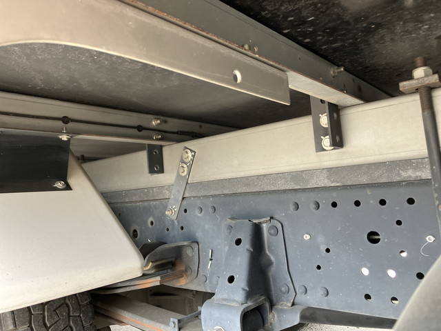 いすゞエルフ冷凍車（冷蔵車）小型（2t・3t）[写真21]