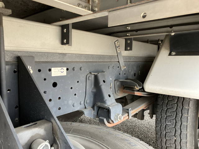 いすゞエルフ冷凍車（冷蔵車）小型（2t・3t）[写真22]