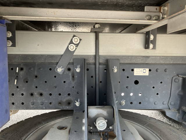 いすゞエルフ冷凍車（冷蔵車）小型（2t・3t）[写真23]