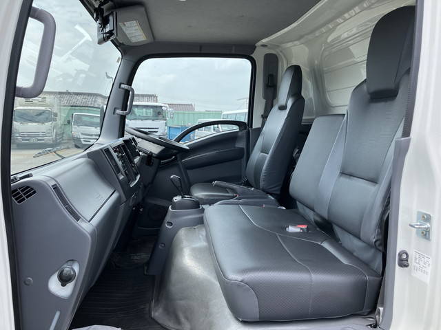 いすゞエルフ冷凍車（冷蔵車）小型（2t・3t）[写真30]