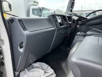 いすゞエルフ冷凍車（冷蔵車）小型（2t・3t）[写真32]