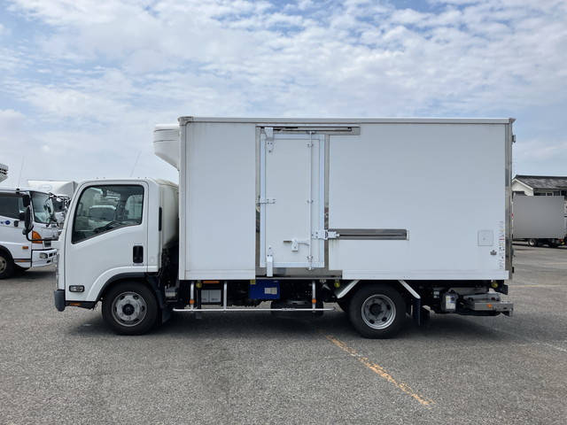 いすゞエルフ冷凍車（冷蔵車）小型（2t・3t）[写真04]