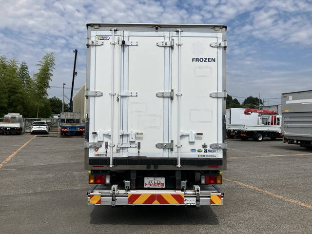 いすゞエルフ冷凍車（冷蔵車）小型（2t・3t）[写真09]