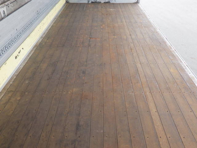 日野レンジャー幌ウイング中型（4t）[写真14]