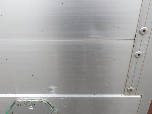 日野レンジャー幌ウイング中型（4t）[写真16]