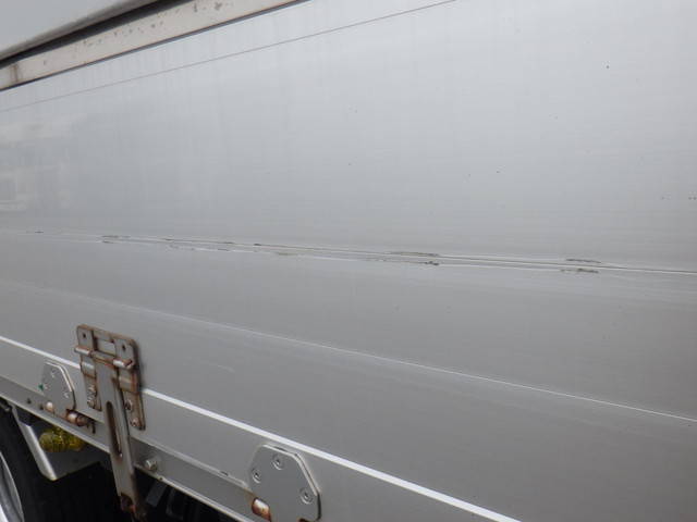 日野レンジャー幌ウイング中型（4t）[写真18]