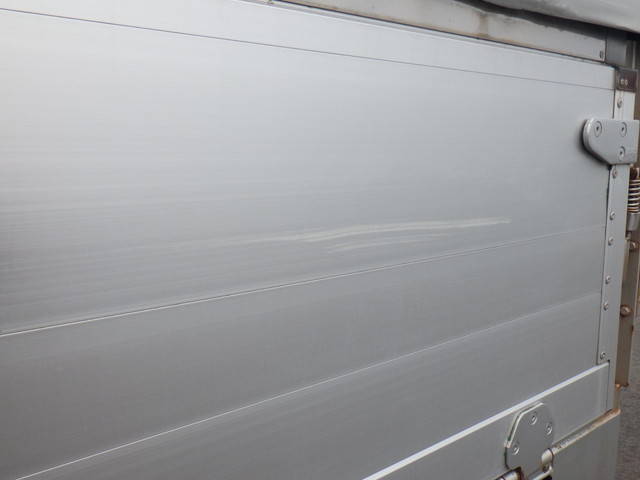 日野レンジャー幌ウイング中型（4t）[写真22]