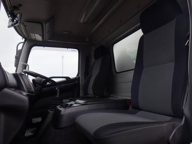 日野レンジャー幌ウイング中型（4t）[写真24]