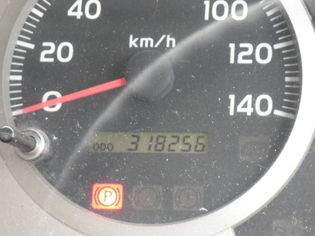 日野レンジャー幌ウイング中型（4t）[写真26]