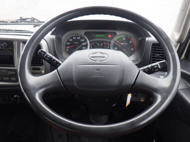 日野レンジャー幌ウイング中型（4t）[写真27]