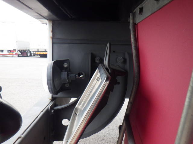 日野レンジャー幌ウイング中型（4t）[写真30]