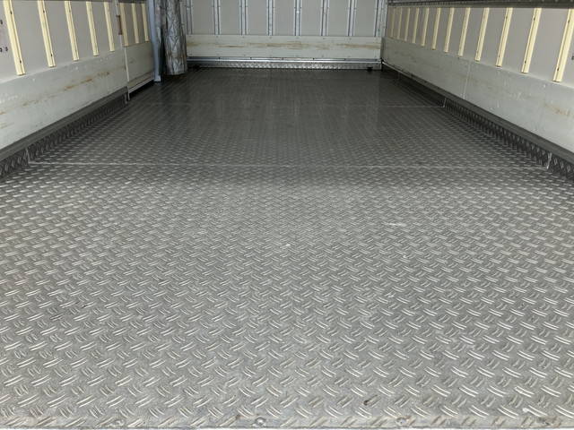 いすゞエルフ冷凍車（冷蔵車）小型（2t・3t）[写真13]