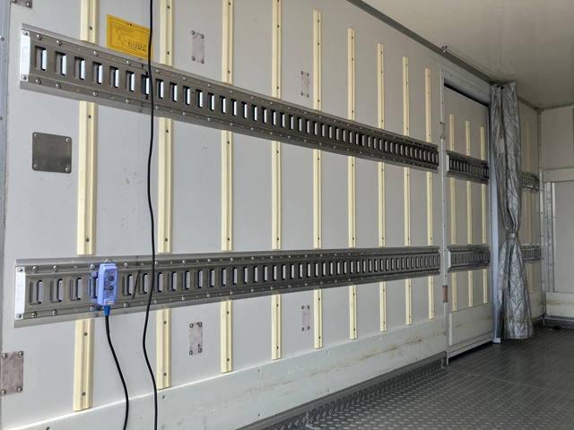 いすゞエルフ冷凍車（冷蔵車）小型（2t・3t）[写真15]