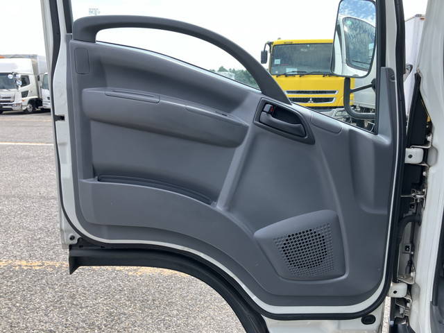 いすゞエルフ冷凍車（冷蔵車）小型（2t・3t）[写真30]