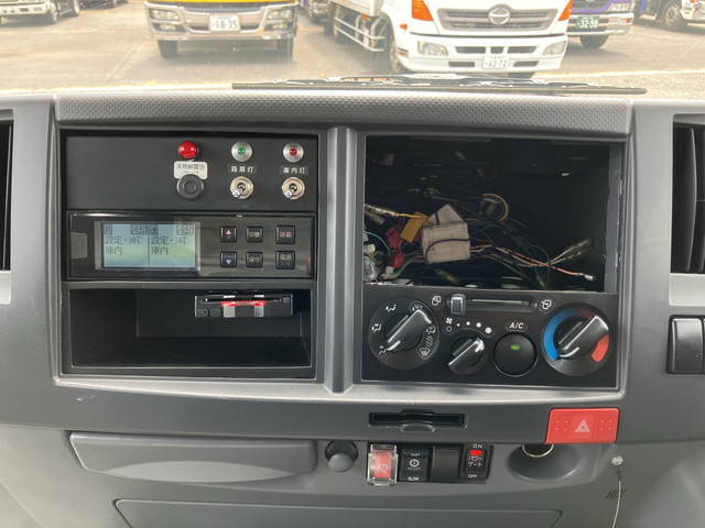 いすゞエルフ冷凍車（冷蔵車）小型（2t・3t）[写真37]