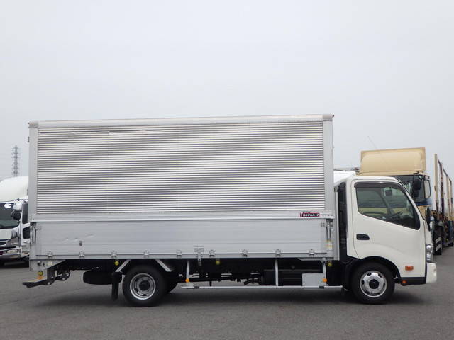 トヨタダイナアルミウイング小型（2t・3t）[写真08]