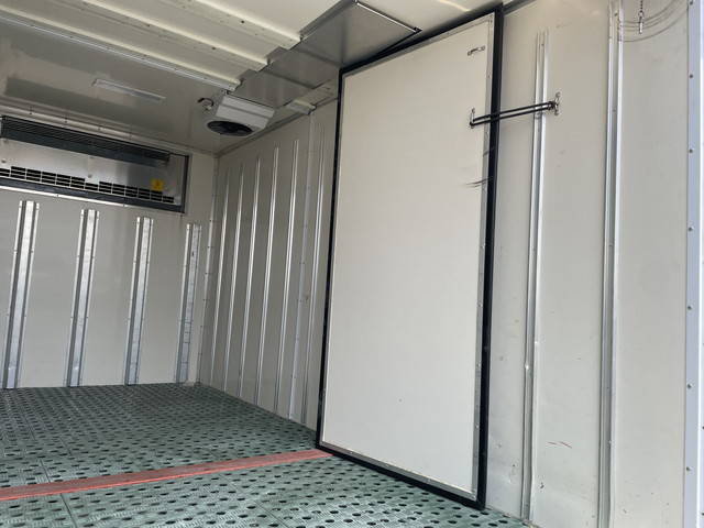 いすゞエルフ冷凍車（冷蔵車）小型（2t・3t）[写真13]