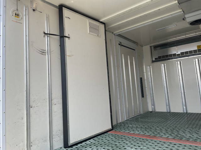 いすゞエルフ冷凍車（冷蔵車）小型（2t・3t）[写真14]