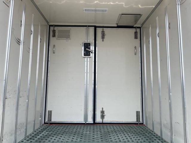 いすゞエルフ冷凍車（冷蔵車）小型（2t・3t）[写真15]