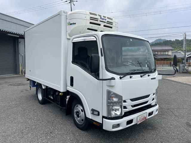 いすゞエルフ冷凍車（冷蔵車）小型（2t・3t）[写真03]