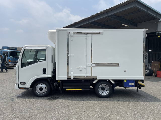 いすゞエルフ冷凍車（冷蔵車）小型（2t・3t）[写真05]
