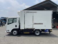 いすゞエルフ冷凍車（冷蔵車）小型（2t・3t）[写真06]