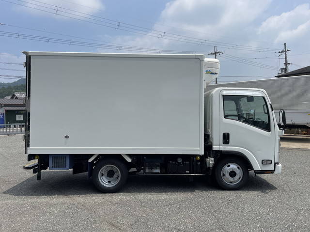 いすゞエルフ冷凍車（冷蔵車）小型（2t・3t）[写真07]