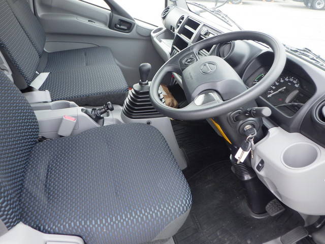 日野デュトロ平ボディ小型（2t・3t）[写真12]