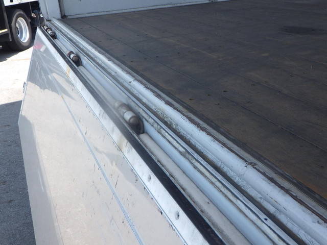 日野レンジャー幌ウイング中型（4t）[写真10]