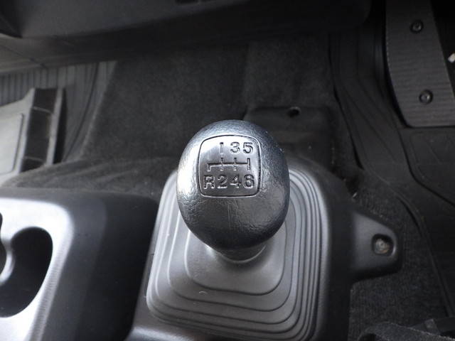 日野レンジャー幌ウイング中型（4t）[写真19]